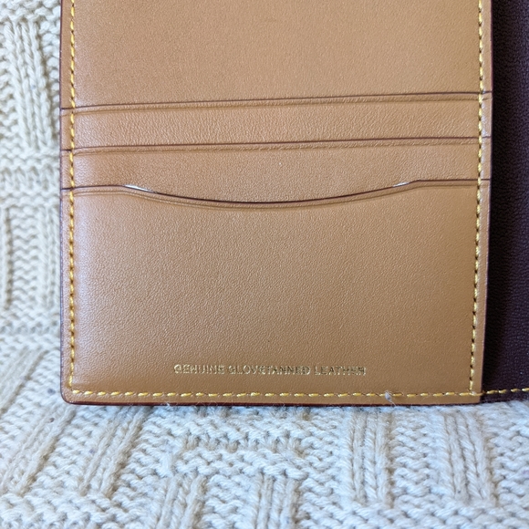 Coach Passport Case in Light Saddle - BNWT - Picture 4 of 14